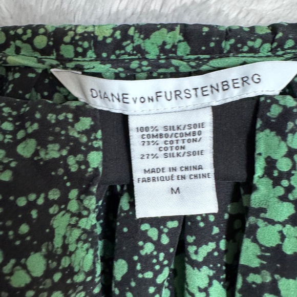 Dianne von Furstenburg~Size M~Green and black blouse~NWOT - Picture 8 of 8